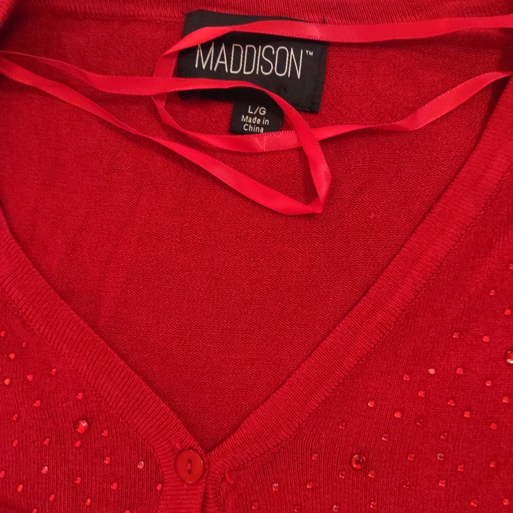 Red sweater - Picture 3 of 3